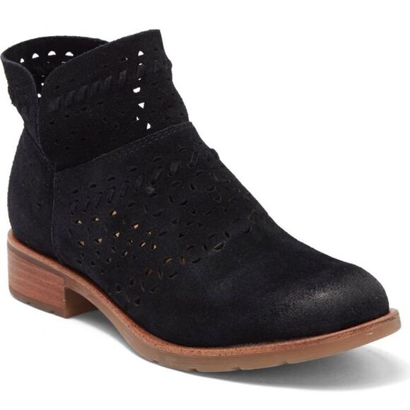 NWT Sofft Brinkley laser cut leather booties black 6 - Picture 1 of 8